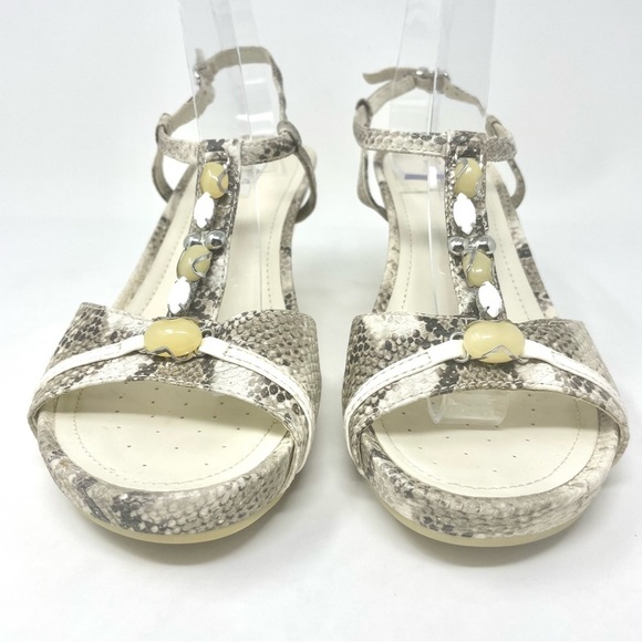 Stylish Snake Print Wedge Sandals - Picture 3 of 13